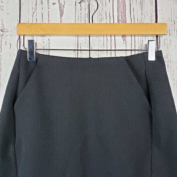 Lauren Conrad Mini Skirt Womens Size 6 Textured Short Stretch Black - Picture 2 of 7